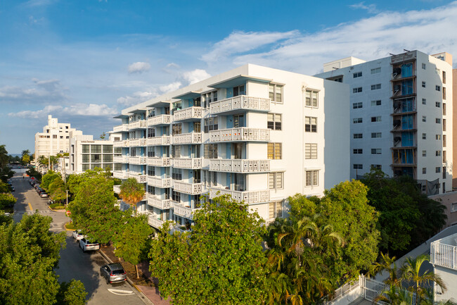 Sea Beach Towers in Miami Beach, FL - Building Photo - Building Photo