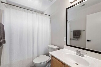 7470 W Monona Dr in Glendale, AZ - Building Photo - Building Photo