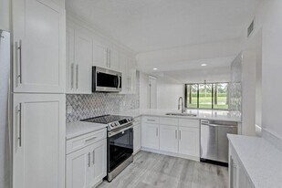 2401 Village Blvd, Unit 104 in West Palm Beach, FL - Building Photo
