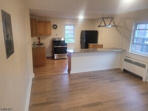 136 Belmohr St in Belleville, NJ - Building Photo - Building Photo