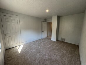 9117 W Lafayette Blvd in Detroit, MI - Building Photo - Building Photo