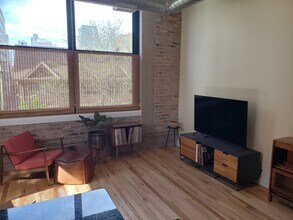 221 E Cullerton St, Unit 301 in Chicago, IL - Building Photo - Building Photo