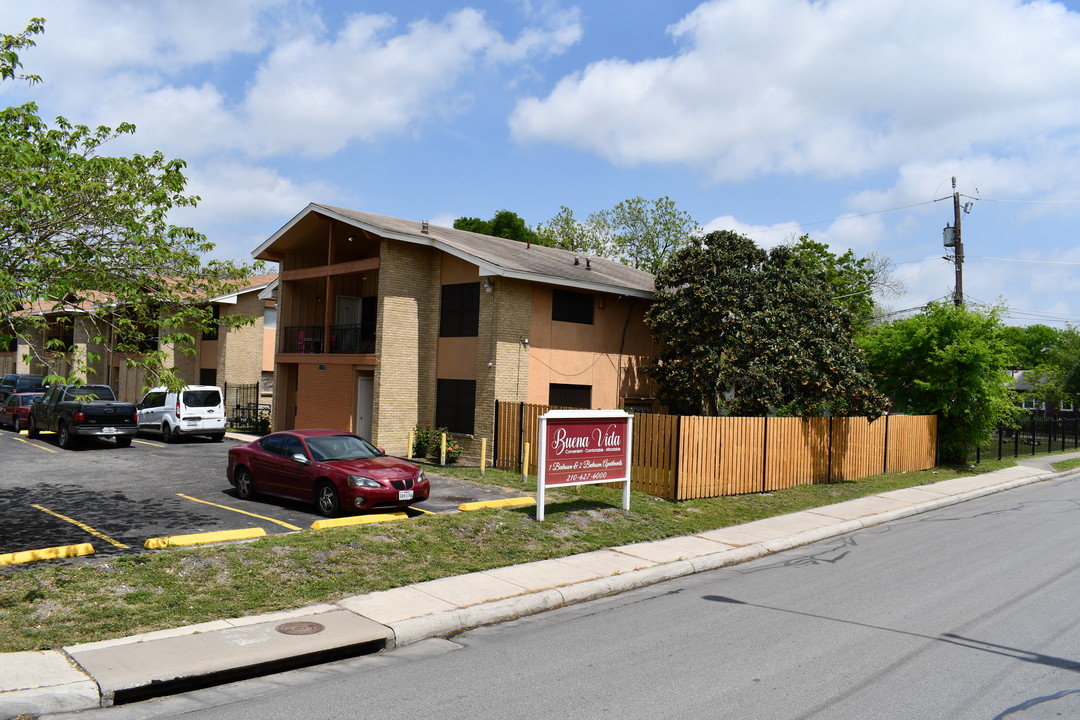 Buena Vida Apartments in San Antonio, TX - Building Photo