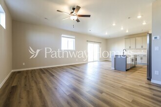 17931 E 94th Ave in Commerce City, CO - Foto de edificio - Building Photo