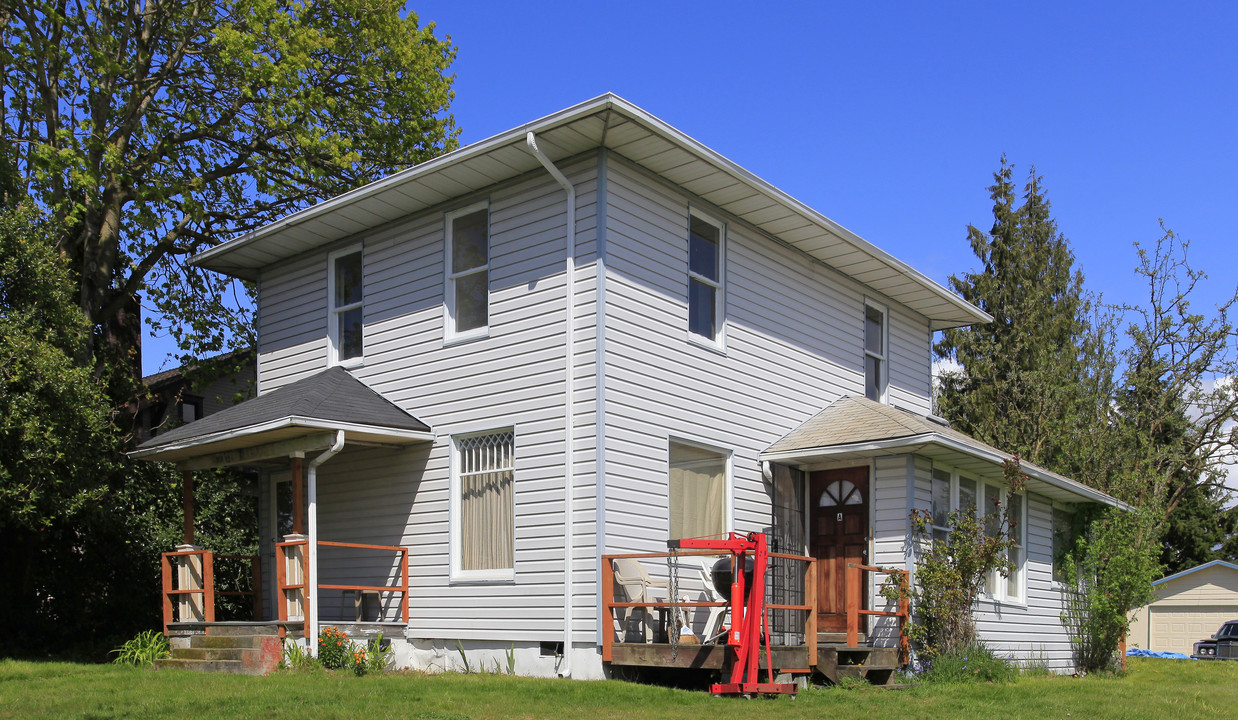 1931 McDougall Ave NE in Everett, WA - Foto de edificio