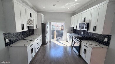 2248 Earp St in Philadelphia, PA - Building Photo - Building Photo