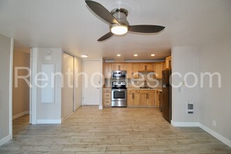 3050 Rue D’Orleans in San Diego, CA - Foto de edificio - Building Photo