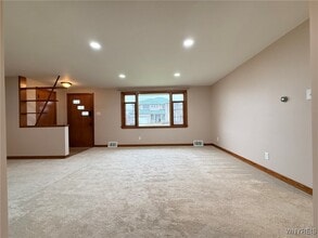 6 Towerwood Rd in Grand Island, NY - Building Photo - Building Photo