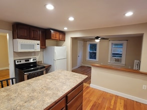 59 East St in Easthampton, MA - Building Photo - Building Photo