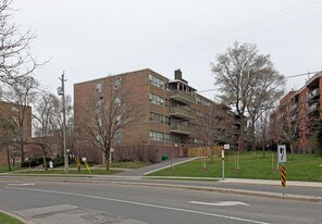 The Donway Apartments in Toronto, ON - Building Photo
