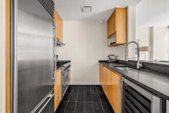 505 Greenwich St in New York, NY - Building Photo - Building Photo