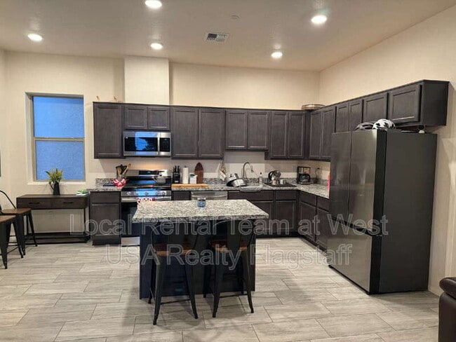 1650 E Ponderosa Pkwy in Flagstaff, AZ - Foto de edificio - Building Photo