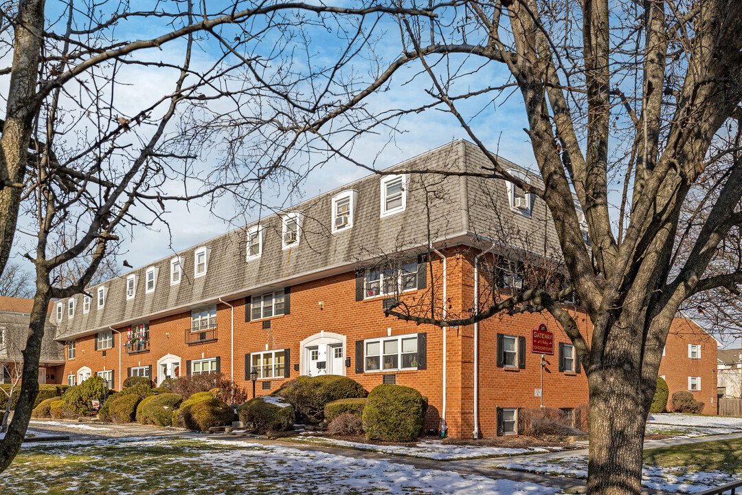 Gateway Condominium in Nutley, NJ - Building Photo