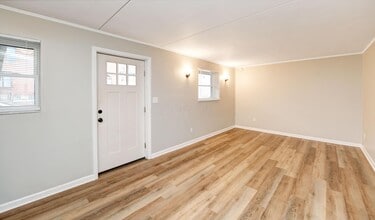 458 Miller Ave in Columbus, OH - Building Photo - Building Photo