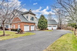 48 Loft Dr in Bridgewater, NJ - Building Photo - Building Photo