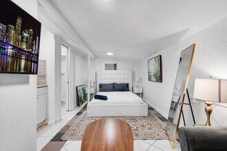 3181 SW 26th St in Miami, FL - Building Photo - Building Photo