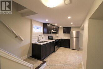82 Lanyard Rd in Toronto, ON - Building Photo - Building Photo