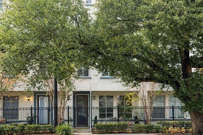 property at 2216 Chenevert St