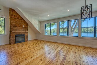 1002 US-3 in Holderness, NH - Building Photo - Building Photo