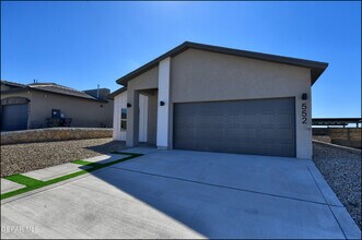 552 Logwood Ave in Canutillo, TX - Building Photo - Building Photo