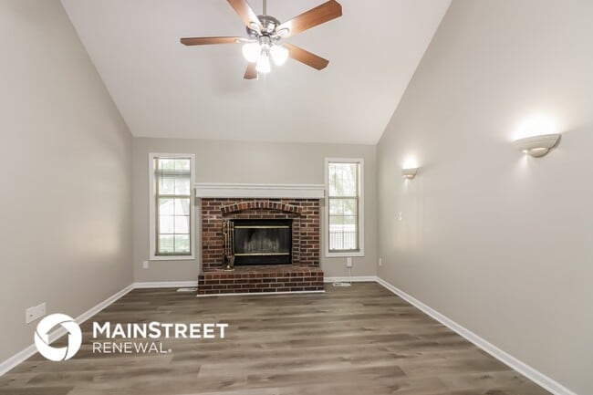 306 W Sierra Dr in Raymore, MO - Building Photo - Building Photo