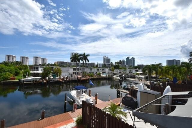 1018 NE 25th Ave in Hallandale Beach, FL - Building Photo - Building Photo