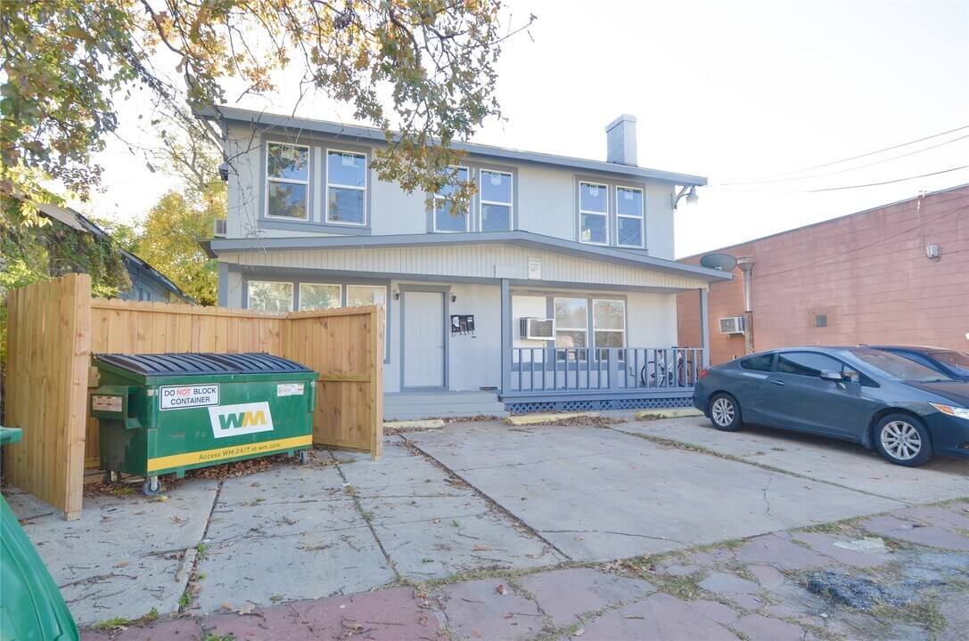 103 Cosmos St in Houston, TX - Building Photo