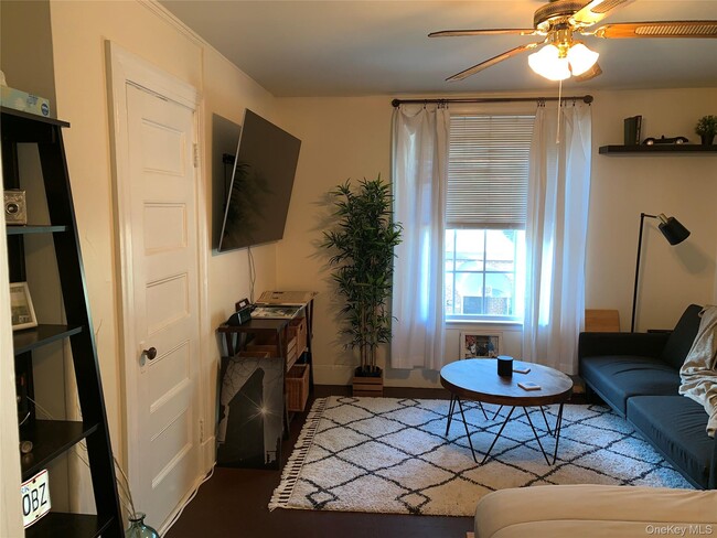 253 Sea Cliff Ave in Sea Cliff, NY - Building Photo - Building Photo