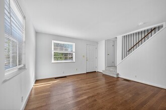 Erie Townhomes in Cincinnati, OH - Foto de edificio - Building Photo