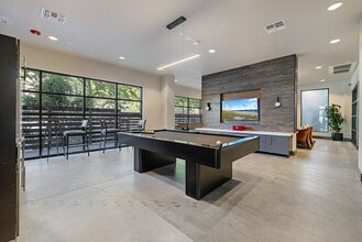 Mio in San Jose, CA - Foto de edificio - Building Photo