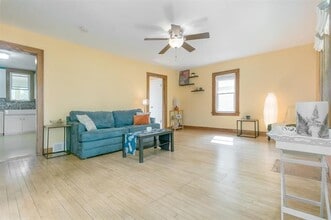615 Pine St, Unit Unit 1 in Madison, WI - Building Photo - Building Photo