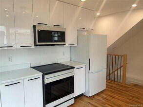 266 Orange Turnpike in Sloatsburg, NY - Building Photo - Building Photo