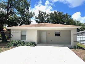 1911 NW 95th Terrace in Miami, FL - Building Photo