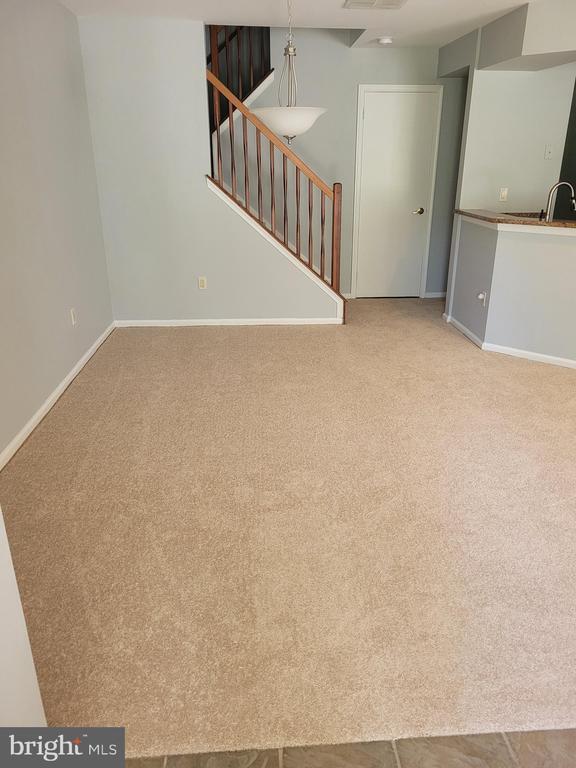 property at 206 Oliphant Ln