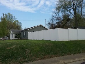4501 E Chestnut St in Evansville, IN - Foto de edificio - Building Photo