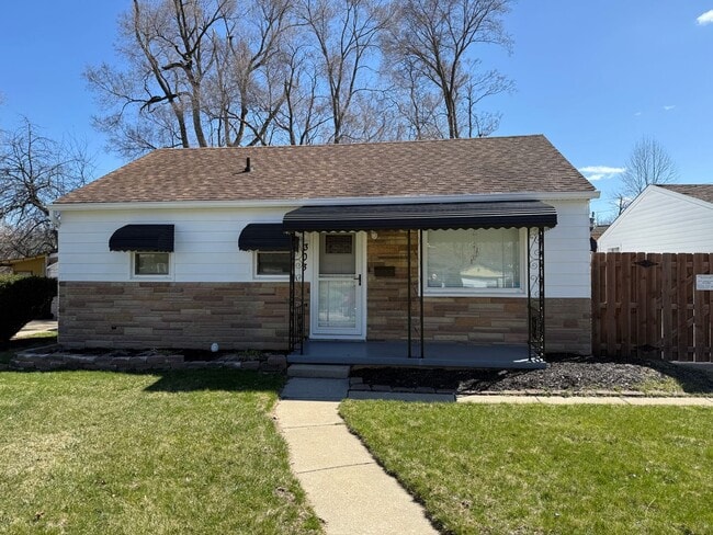 303 W Ainsworth St in Ypsilanti, MI - Building Photo - Building Photo