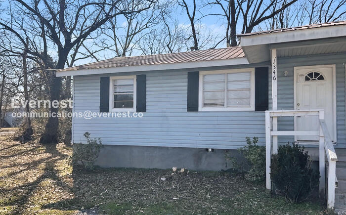 1346 Vivian St SW in Leeds, AL - Building Photo