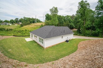 606 Geranium Ln in Lyman, SC - Building Photo - Building Photo