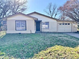 141 NW Jayellen Ave in Burleson, TX - Building Photo