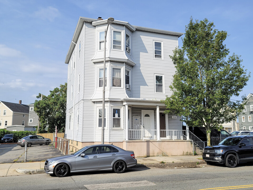 1141 Pleasant St in Fall River, MA - Building Photo