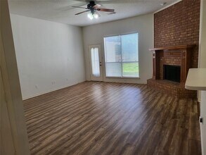 429 Oakhurst Dr in Murphy, TX - Building Photo - Building Photo