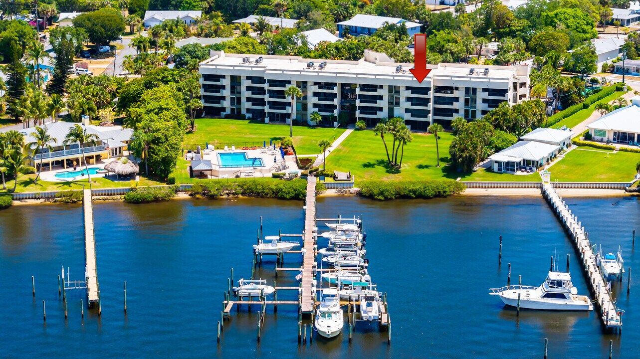 625 NW North River Dr in Stuart, FL - Building Photo