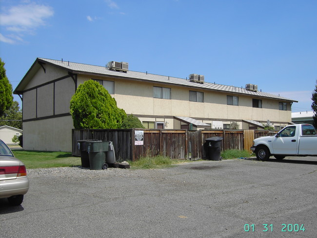 StarVista Townhouses in Pasco, WA - Foto de edificio - Building Photo