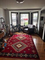 3351 N Kenmore Ave, Unit Third Floor in Chicago, IL - Building Photo