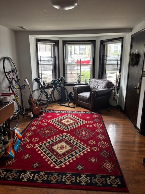 3351 N Kenmore Ave, Unit Third Floor in Chicago, IL - Building Photo