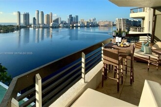 3530 Mystic Pointe Dr in Aventura, FL - Foto de edificio - Building Photo