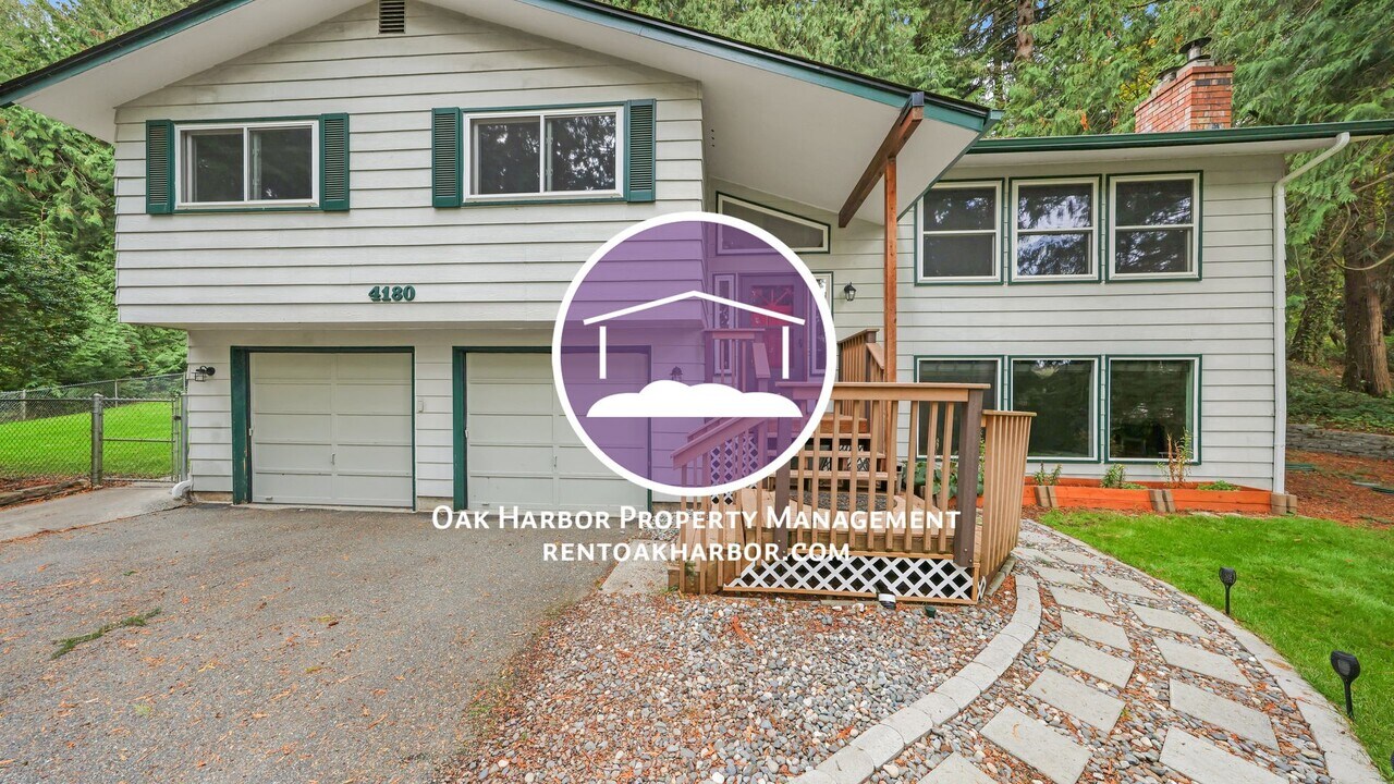 4180 N Hearth Ct in Oak Harbor, WA - Building Photo