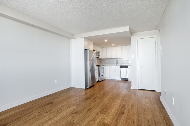 Concorde Apartments in Ottawa, ON - Building Photo - Interior Photo