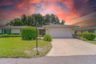 1326 Idlewood Dr in Sun City Center, FL - Building Photo