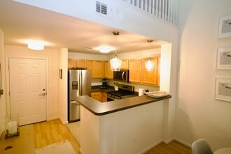 12000 Market St in Reston, VA - Building Photo - Building Photo